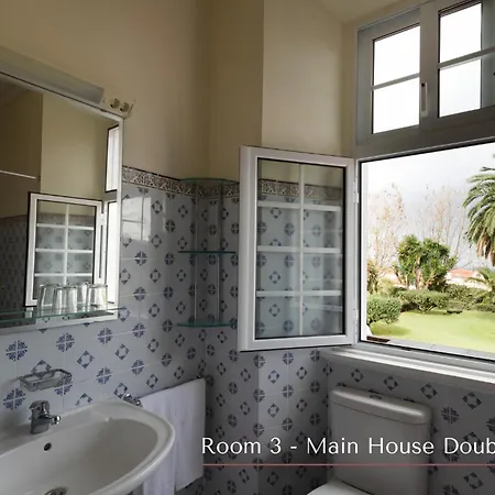 Solar De Lalem Bed and Breakfast Maia (Sao Miguel)