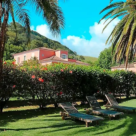 Solar De Lalém Bed and breakfast