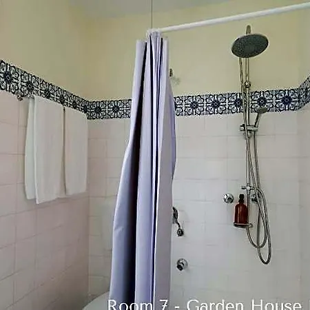Solar De Lalém Bed and breakfast