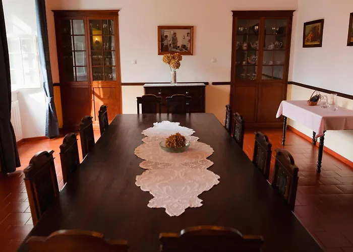 Alojamento de Acomodação e Pequeno-almoço Solar De Lalem Maia (Sao Miguel)