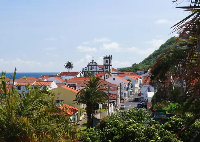 Alojamento de Acomodação e Pequeno-almoço Solar De Lalem 4*